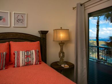 Coral Bay Luxury World Class Views